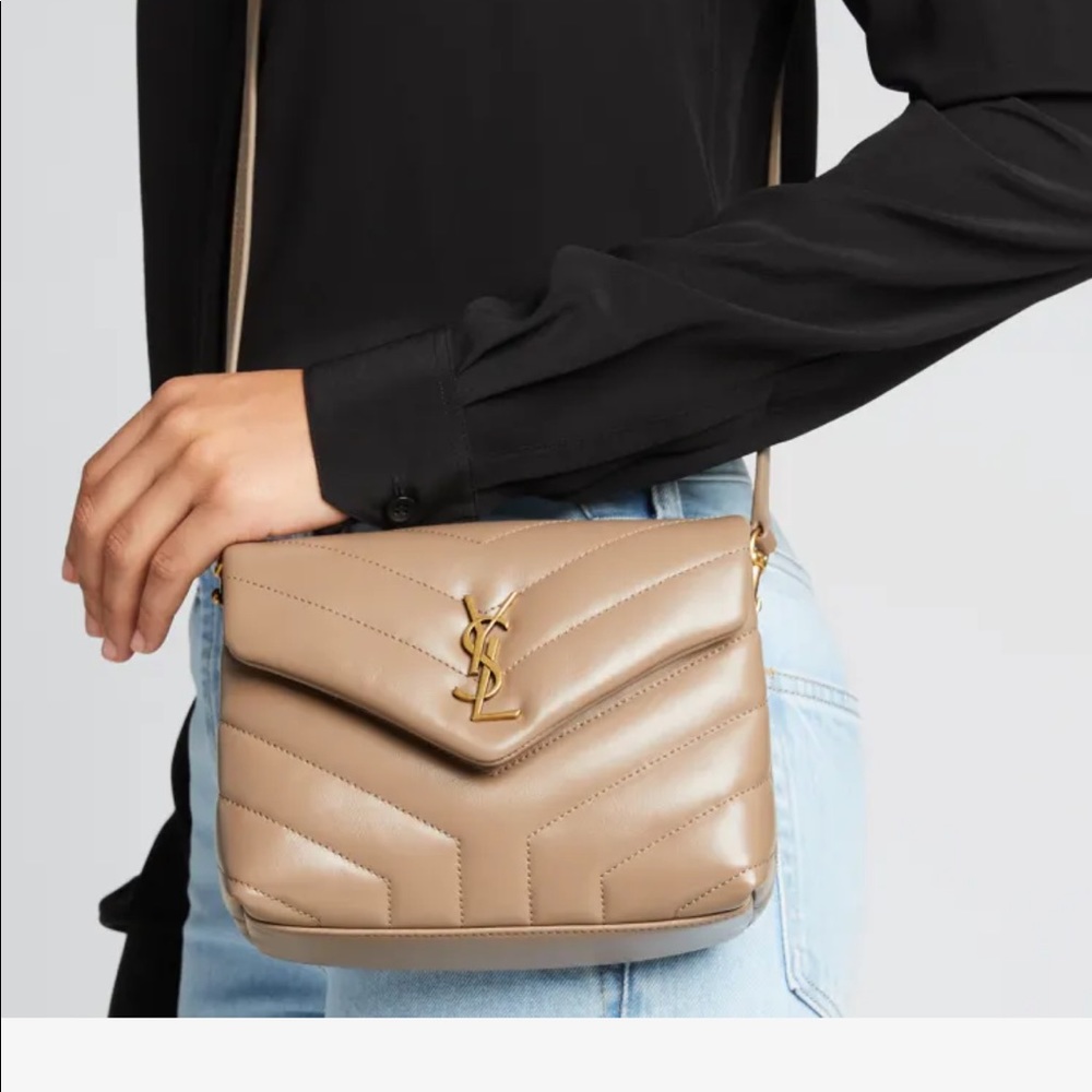 perfect new condition, Includes dust bag